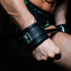 The Pranger Carcan Pilori Complet Metal Et Cuir -Magasin discount de jouets sexuels the pranger carcan pilori complet metal et cuir 6